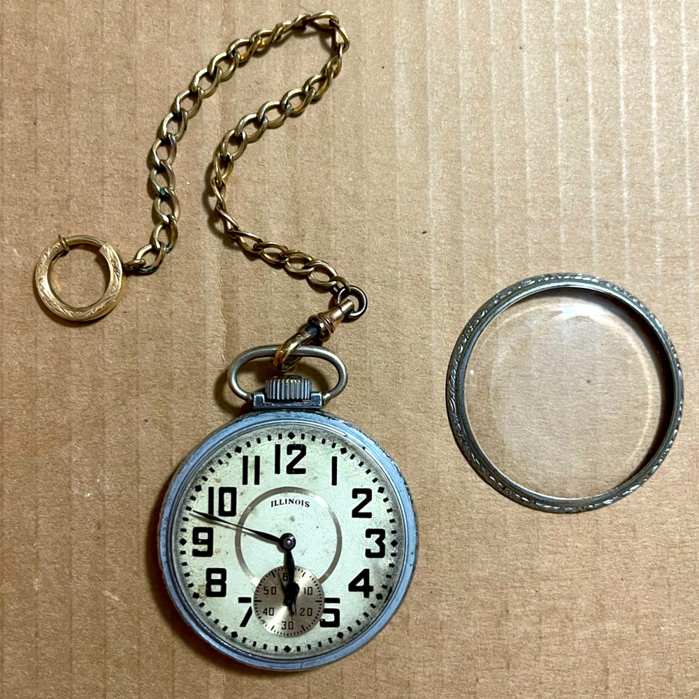 1900s Antique Illinois 17 Jewels Pocket Watch. Open Face. Antique & works!